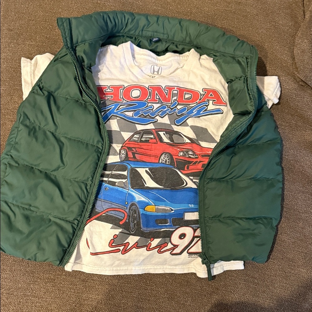 Uniqlo Deep Green puffer Vest with graphic t shirt